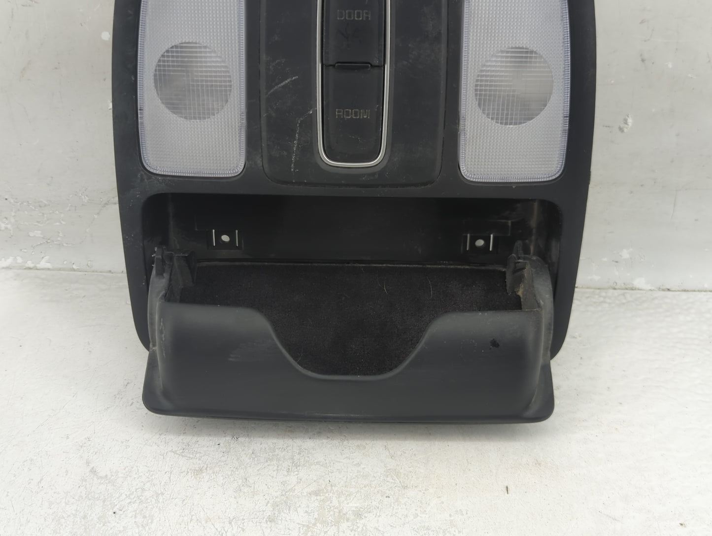 2014-2019 Kia Soul Overhead Roof Console 1321838 - Oemusedautoparts1.com