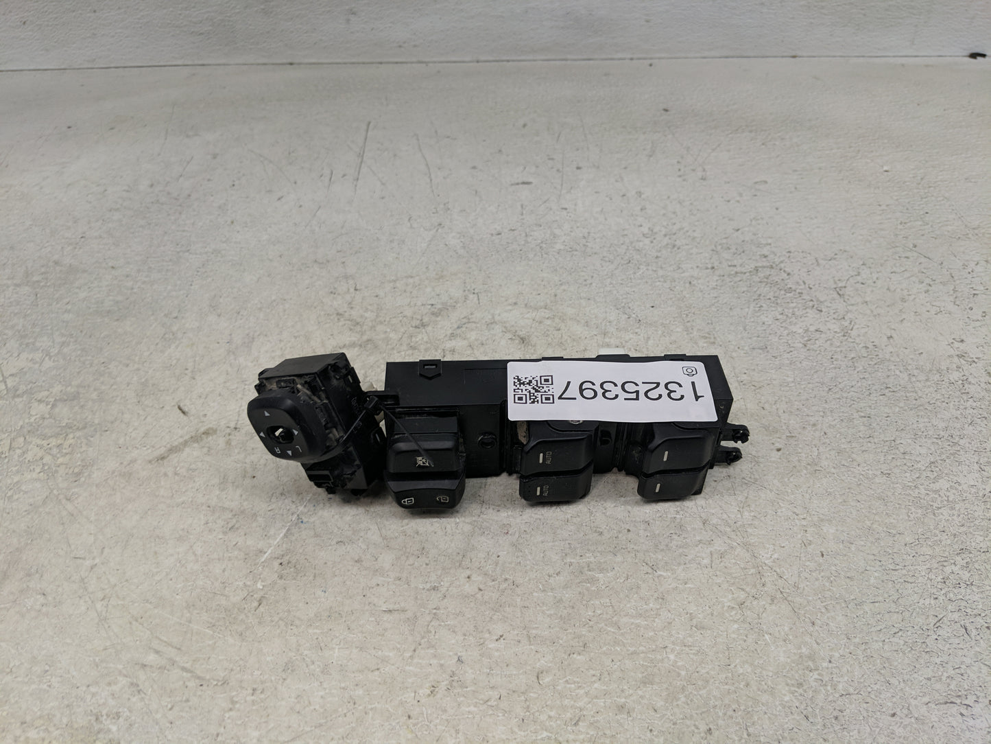 2014-2016 Kia Soul Master Power Window Switch Replacement Driver Side Left P/N:93570-2K010 Fits Fits 2014 2015 2016 OEM Used