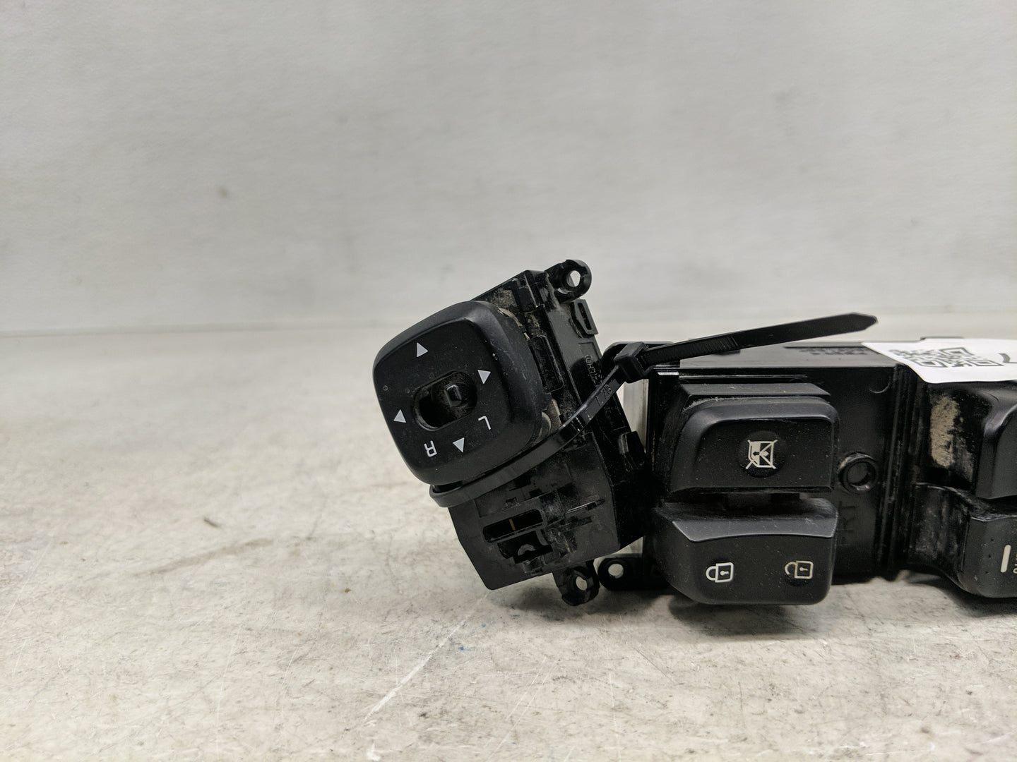 2014-2016 Kia Soul Master Power Window Switch Replacement Driver Side Left P/N:93570-2K010 Fits Fits 2014 2015 2016 OEM Used