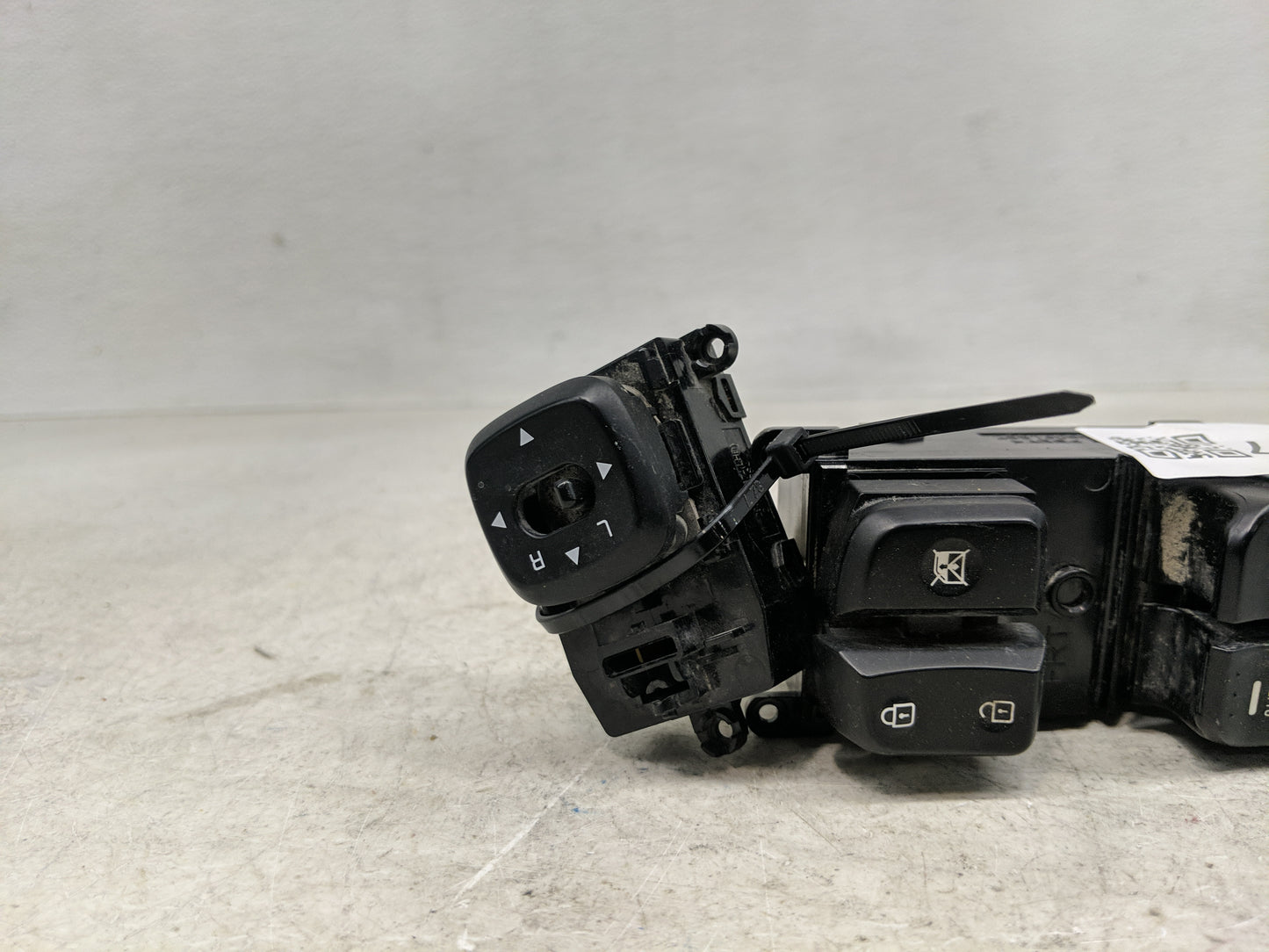 2014-2016 Kia Soul Master Power Window Switch Replacement Driver Side Left P/N:93570-2K010 Fits Fits 2014 2015 2016 OEM Used