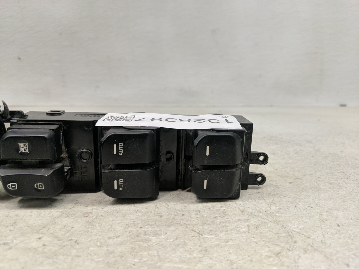 2014-2016 Kia Soul Master Power Window Switch Replacement Driver Side Left P/N:93570-2K010 Fits Fits 2014 2015 2016 OEM Used