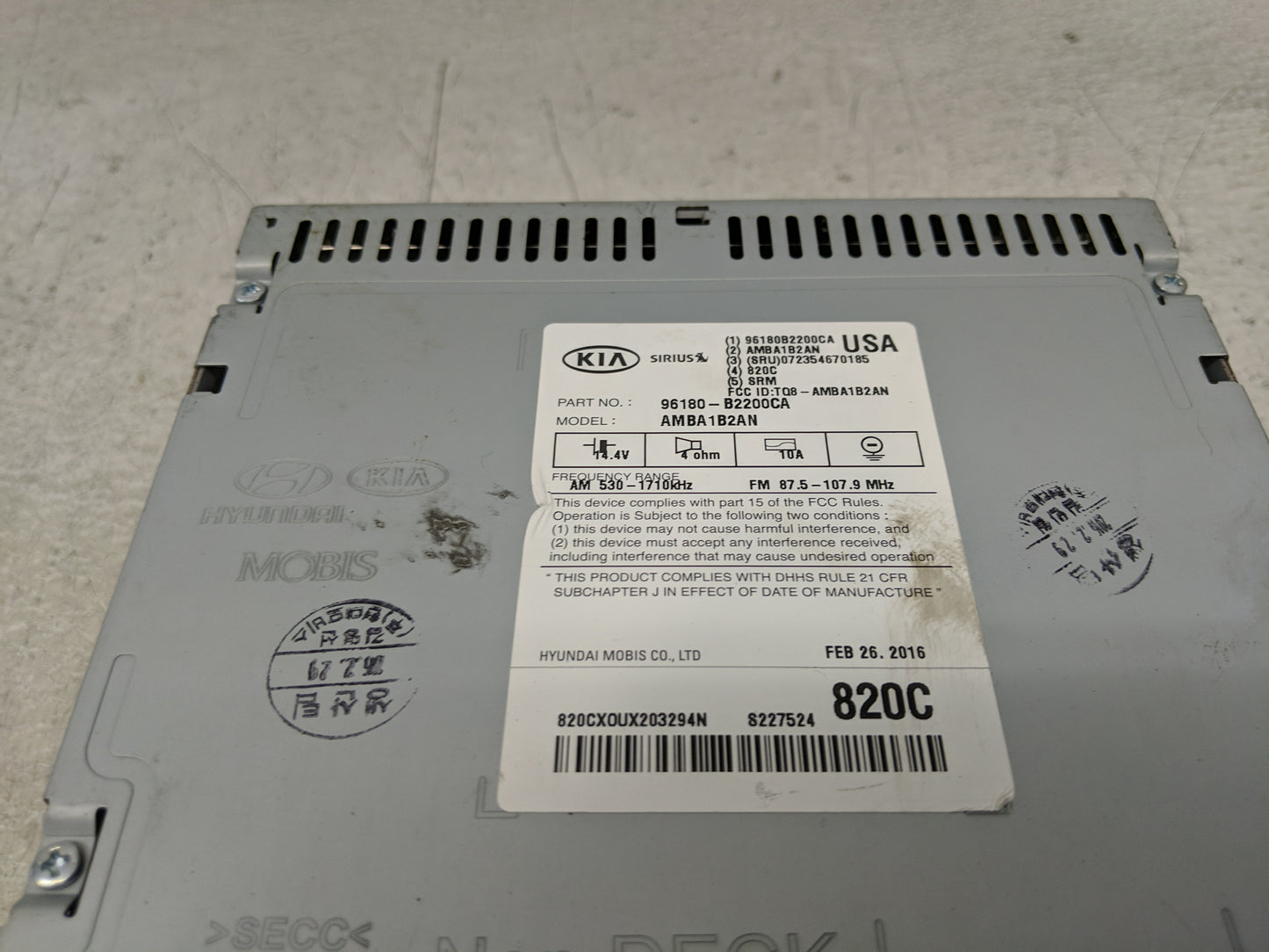 2015-2016 Kia Soul Radio AM FM Cd Player Receiver Replacement P/N:96180B2200CA Fits Fits 2015 2016 OEM Used Auto Parts - Oem
