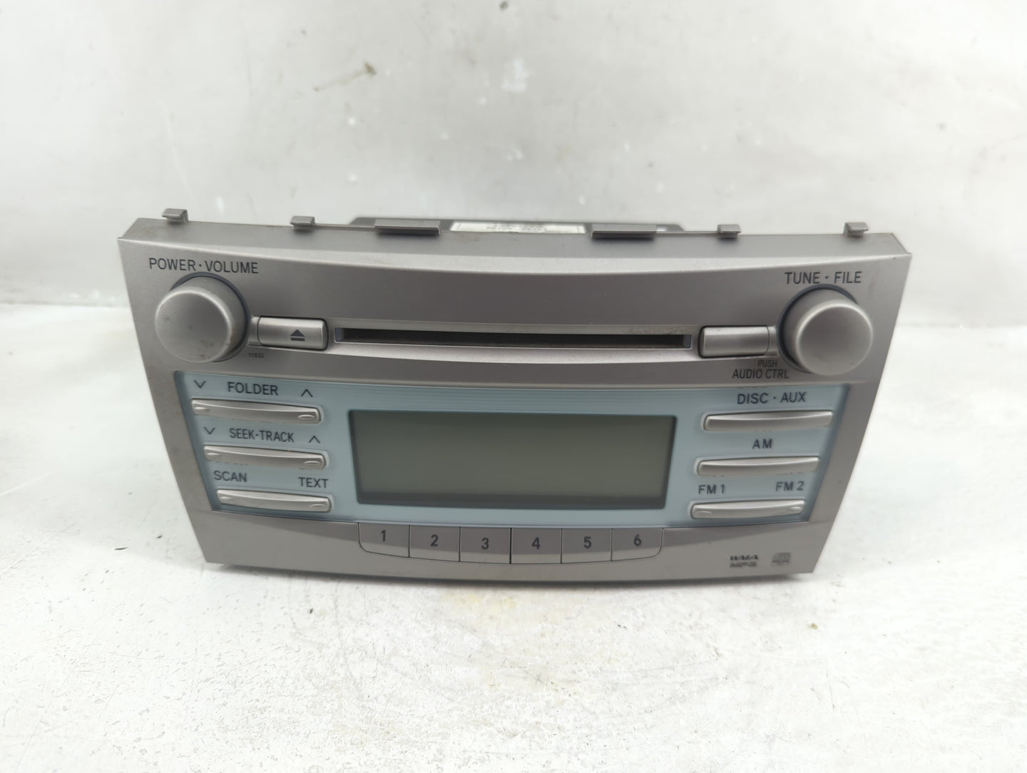 2015-2016 Kia Soul Radio AM FM Cd Player Receiver Replacement P/N:86120-06181 Fits Fits 2015 2016 OEM Used Auto Parts - Oemu