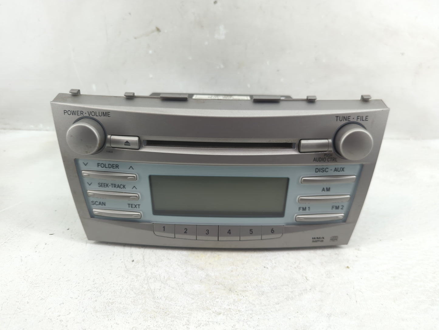 2015-2016 Kia Soul Radio AM FM Cd Player Receiver Replacement P/N:86120-06181 Fits Fits 2015 2016 OEM Used Auto Parts - Oemu