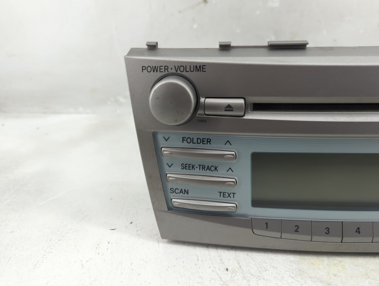 2015-2016 Kia Soul Radio AM FM Cd Player Receiver Replacement P/N:86120-06181 Fits Fits 2015 2016 OEM Used Auto Parts - Oemu