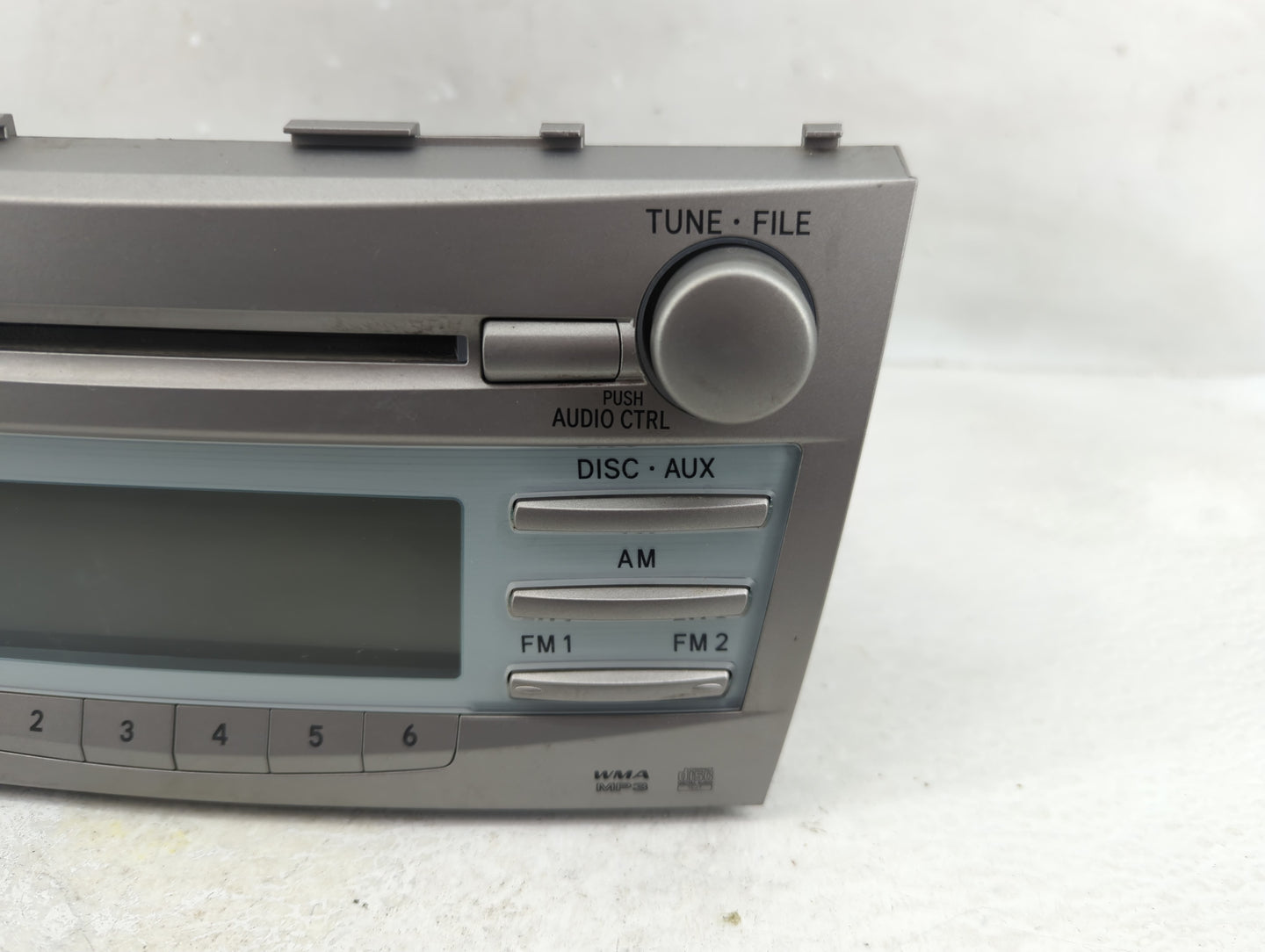 2015-2016 Kia Soul Radio AM FM Cd Player Receiver Replacement P/N:86120-06181 Fits Fits 2015 2016 OEM Used Auto Parts - Oemu