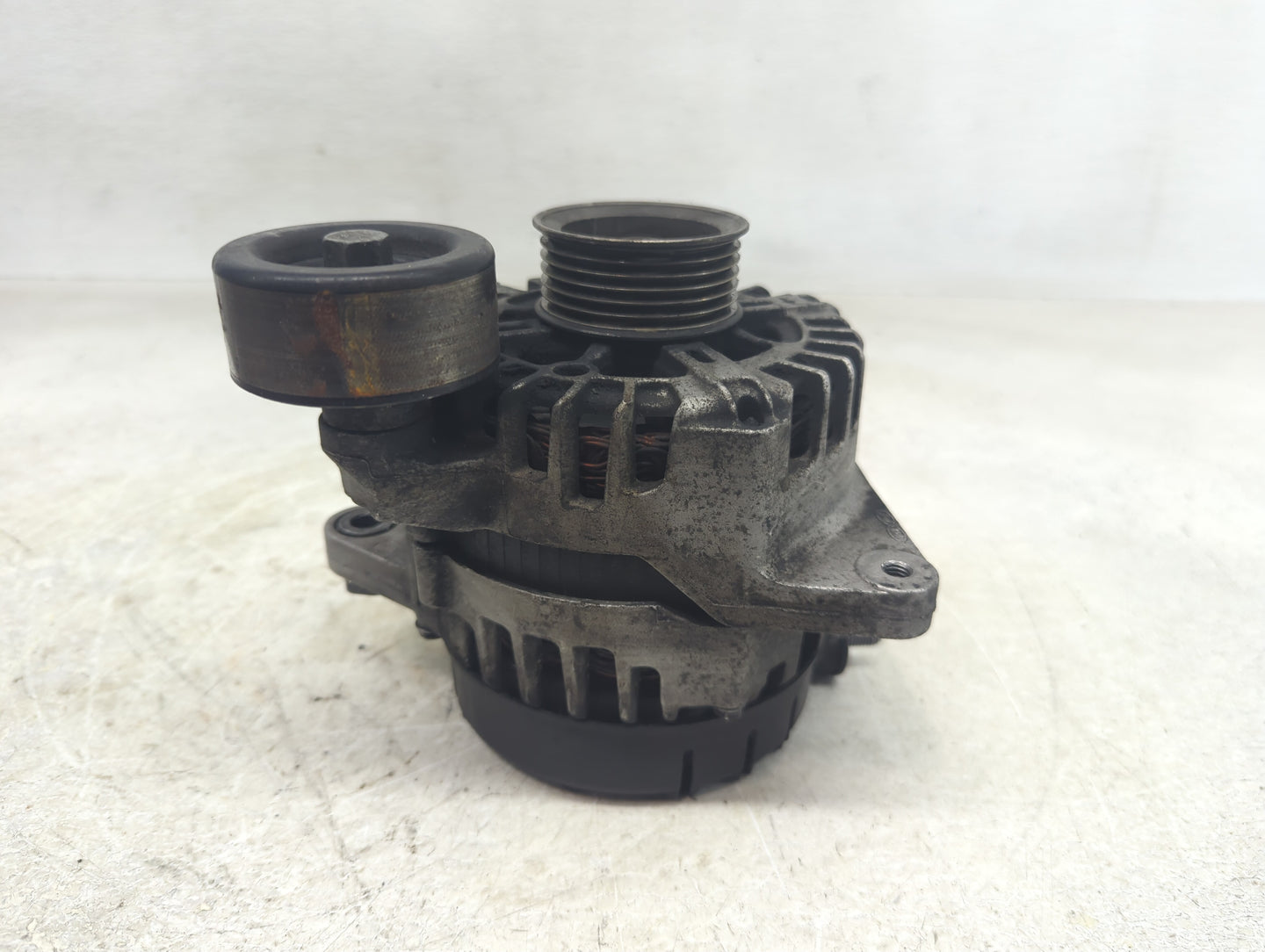 2016-2019 Kia Soul Alternator Replacement Generator Charging Assembly Engine OEM P/N:2624670 Fits OEM Used Auto Parts - Oemu