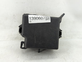 compare product 2016 Kia Soul Fusebox Fuse Box Panel Relay Module P/N:91950-B2090 91950-B2280 Fits OEM Used Auto Parts