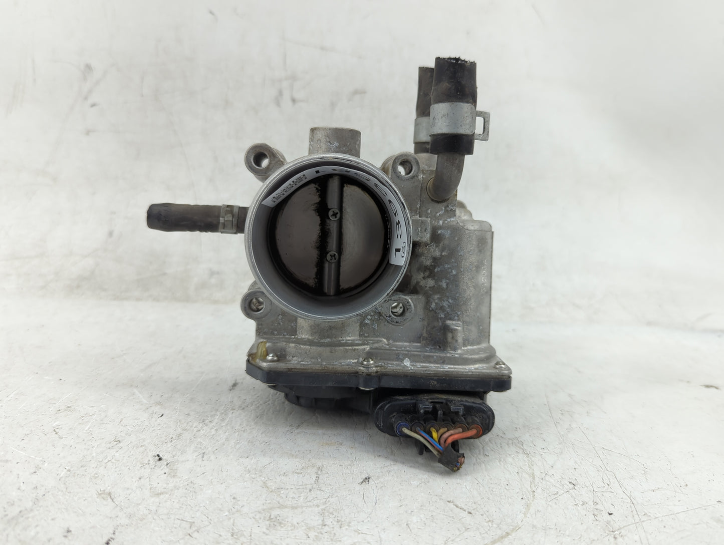 2012-2019 Kia Soul Throttle Body P/N:35100-2B300 Fits Fits 2012 2013 2014 2015 2016 2017 2018 2019 OEM Used Auto Parts - Oem