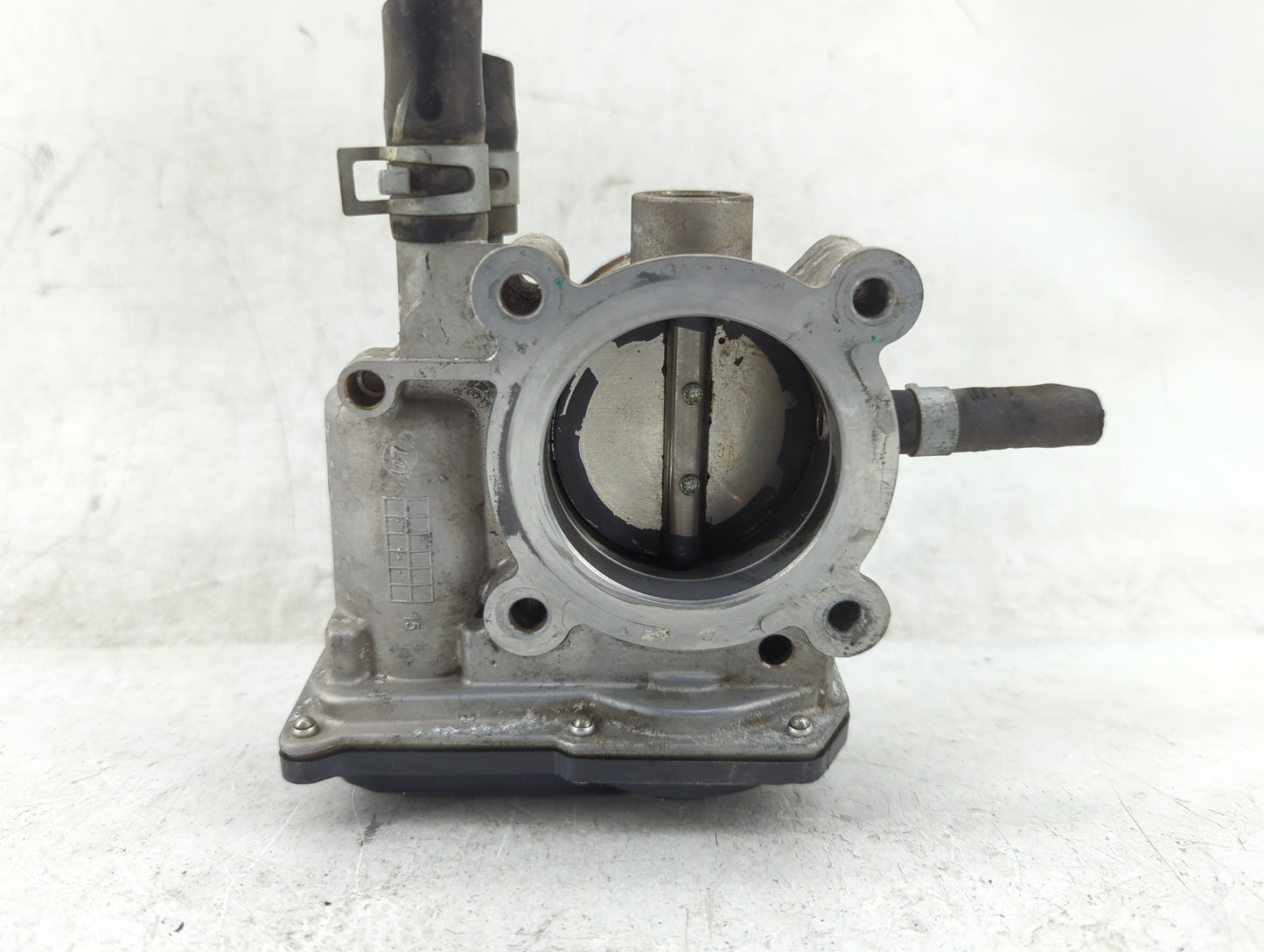 2012-2019 Kia Soul Throttle Body P/N:35100-2B300 Fits Fits 2012 2013 2014 2015 2016 2017 2018 2019 OEM Used Auto Parts - Oem