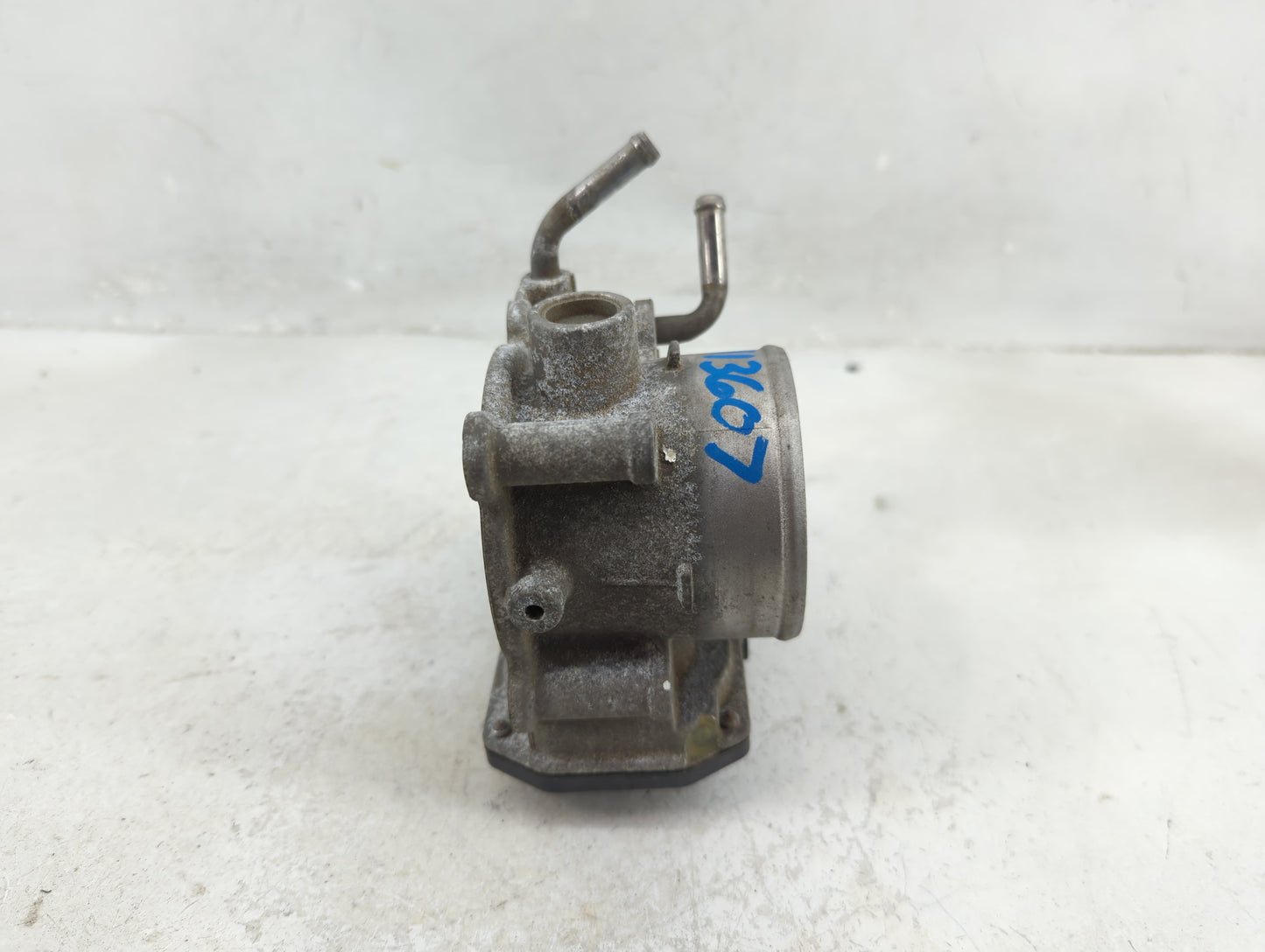 2014-2019 Kia Soul Throttle Body P/N:35100-2E000 Fits Fits 2011 2012 2013 2014 2015 2016 2017 2018 2019 2020 2021 OEM Used A
