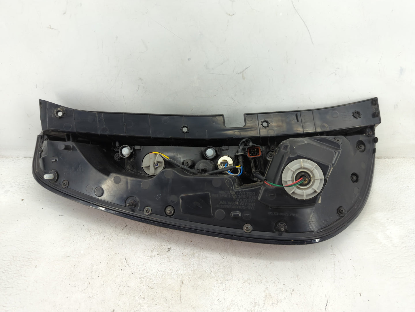 2014-2019 Kia Soul Tail Light Assembly Passenger Right OEM P/N:92402-B2130 Fits Fits 2014 2015 2016 2017 2018 2019 OEM Used 