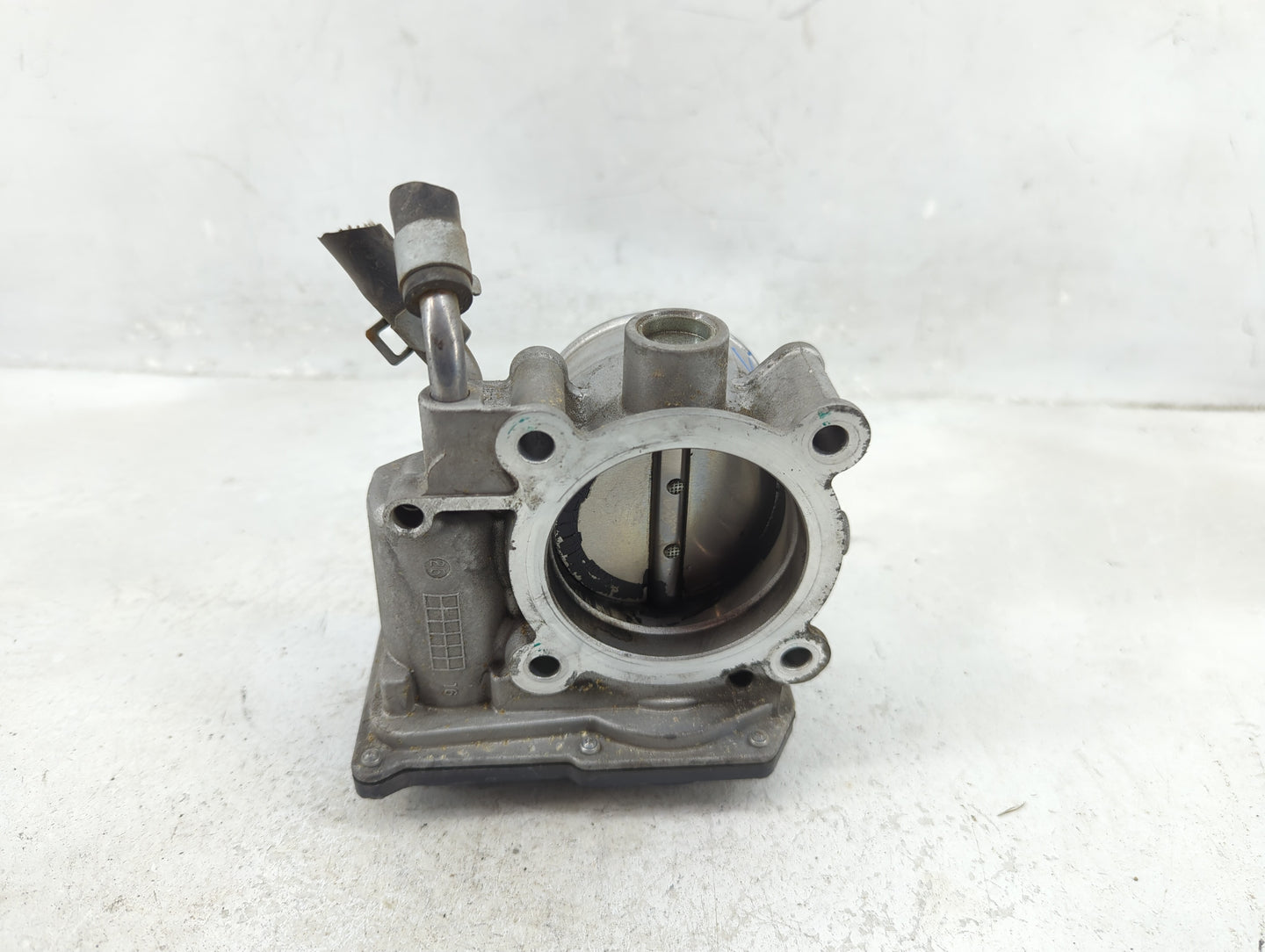 2014-2019 Kia Soul Throttle Body P/N:35100-2E000 Fits Fits 2011 2012 2013 2014 2015 2016 2017 2018 2019 2020 2021 OEM Used A