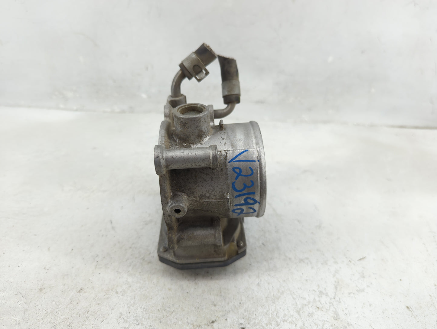 2014-2019 Kia Soul Throttle Body P/N:35100-2E000 Fits Fits 2011 2012 2013 2014 2015 2016 2017 2018 2019 2020 2021 OEM Used A