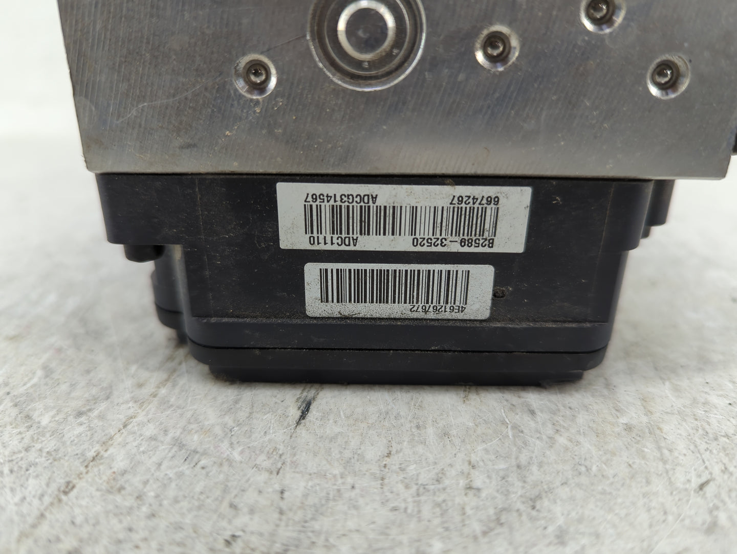 2016 Kia Soul ABS Pump Control Module Replacement P/N:58900-B2720 B2589-32520 Fits OEM Used Auto Parts - Oemusedautoparts1.c