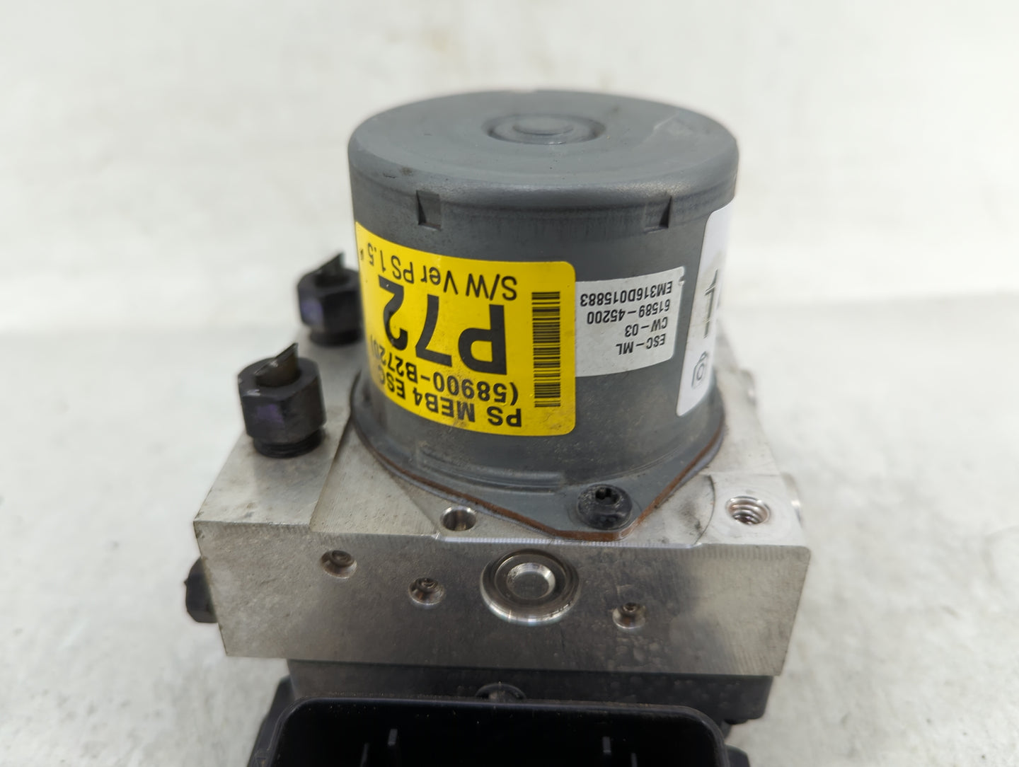 2016 Kia Soul ABS Pump Control Module Replacement P/N:58900-B2720 B2589-32520 Fits OEM Used Auto Parts - Oemusedautoparts1.c