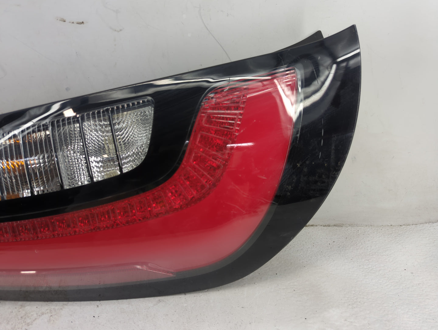 2014-2019 Kia Soul Tail Light Assembly Driver Left OEM P/N:92401-B2130 Fits Fits 2014 2015 2016 2017 2018 2019 OEM Used Auto
