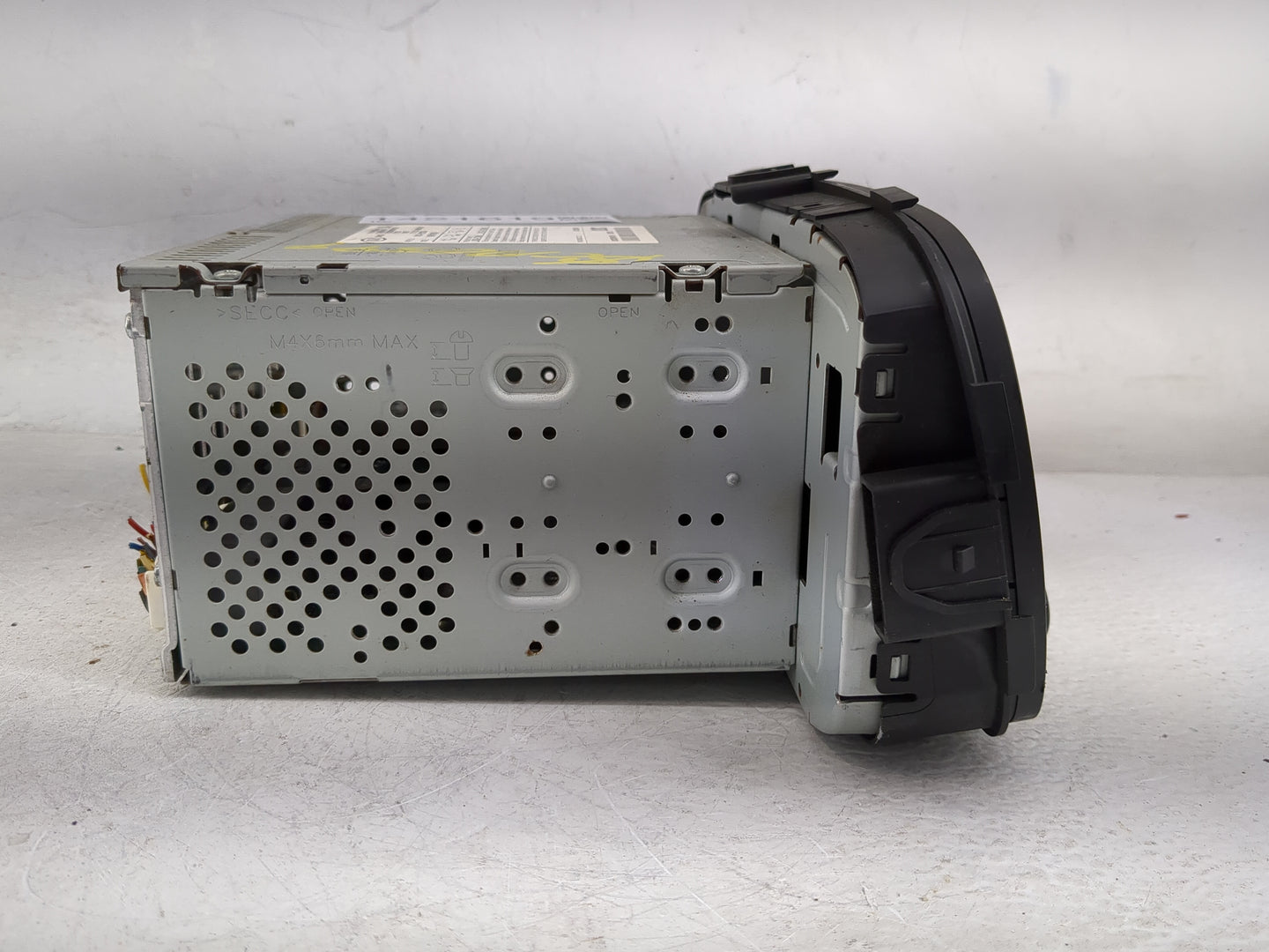 2014-2016 Kia Soul Radio AM FM Cd Player Receiver Replacement P/N:96180-B2200CA Fits Fits 2014 2015 2016 OEM Used Auto Parts