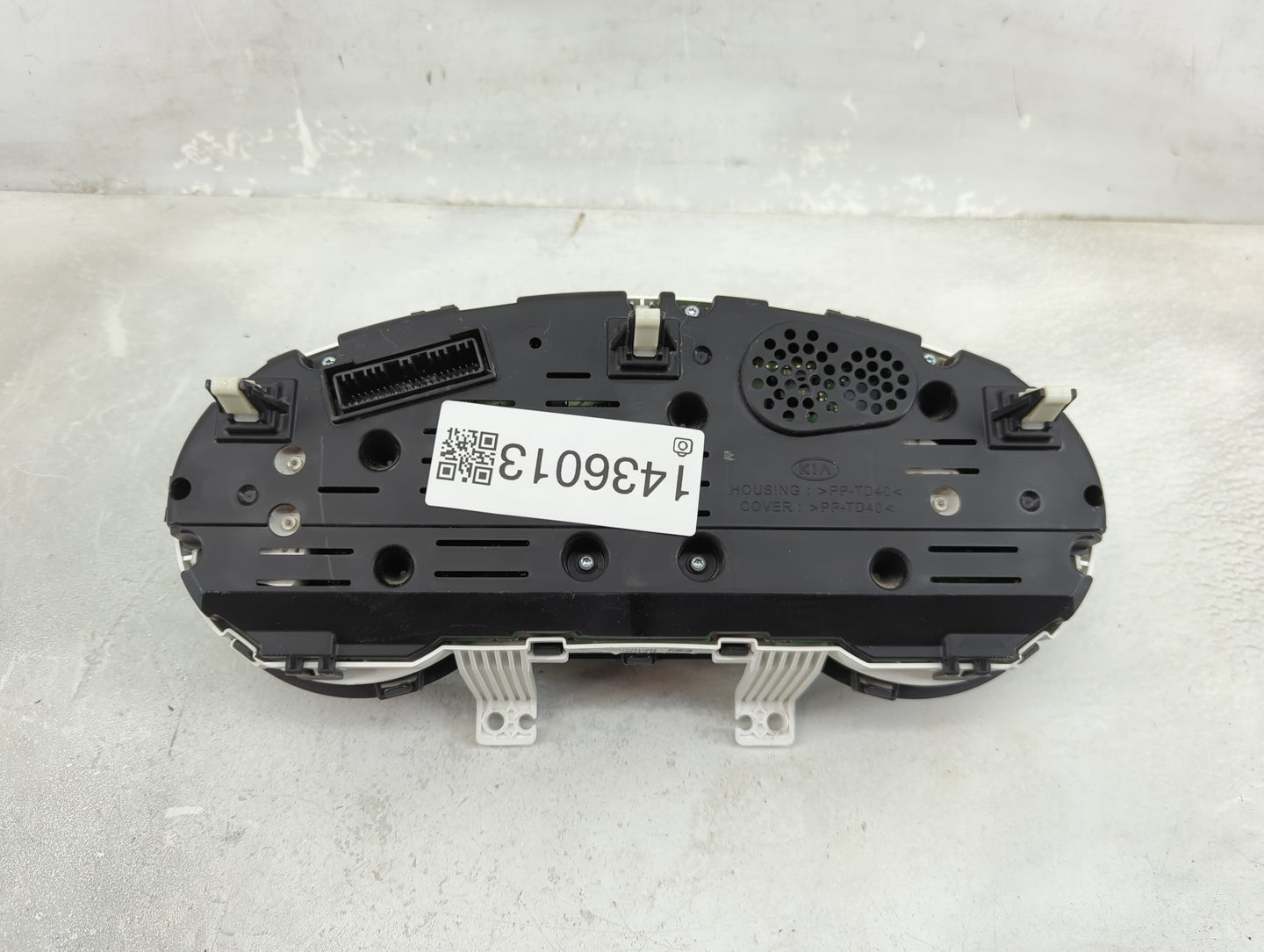2016 Kia Soul Instrument Cluster Speedometer Gauges P/N:94006-B2600 Fits OEM Used Auto Parts - Oemusedautoparts1.com
