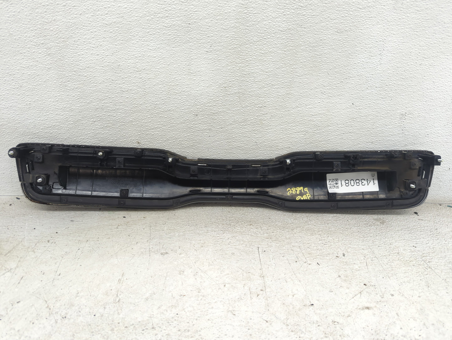2016 Kia Soul Front Grille Bumper Not Included - Oemusedautoparts1.com