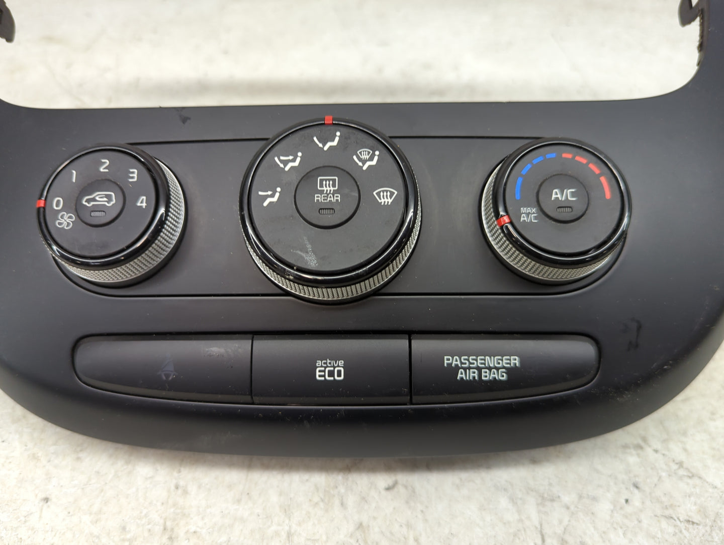 2014-2016 Kia Soul Climate Control Module Temperature AC/Heater Replacement Fits Fits 2014 2015 2016 OEM Used Auto Parts - O