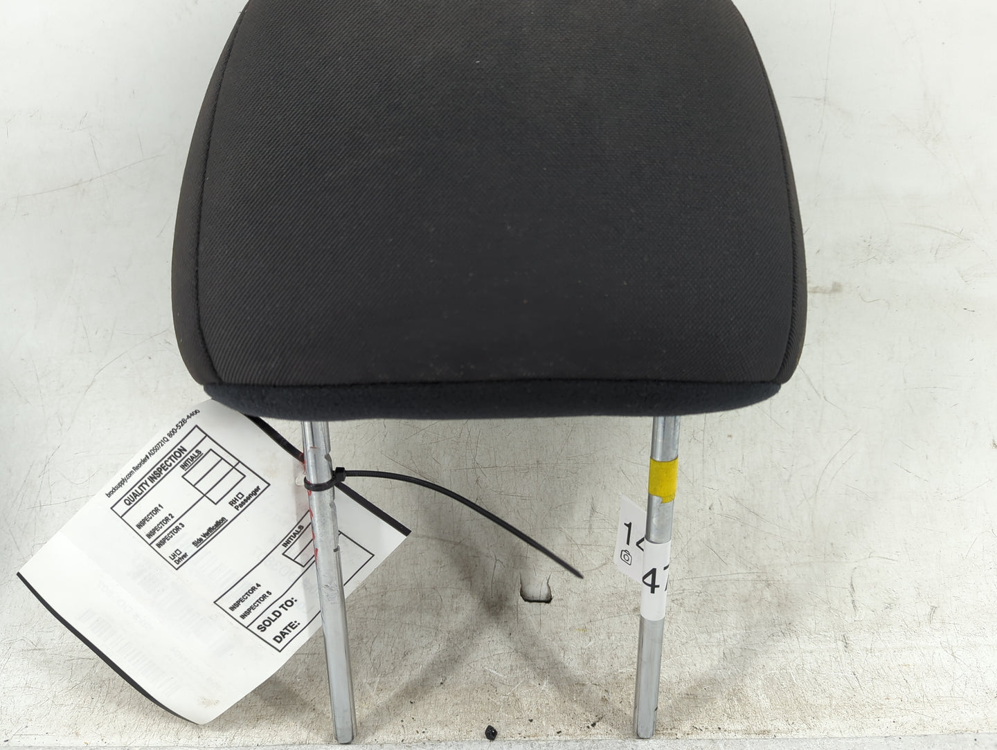 2014-2016 Kia Soul Headrest Head Rest Front Driver Seat Black - Oemusedautoparts1.com