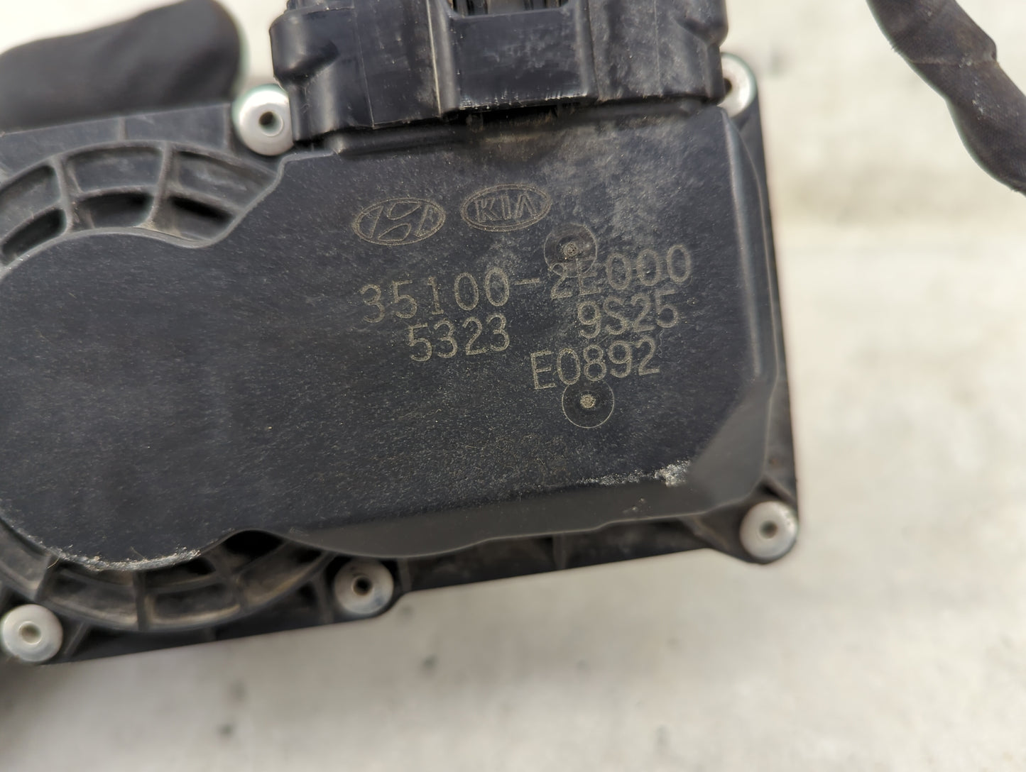 2014-2019 Kia Soul Throttle Body P/N:35100-2E000 Fits Fits 2011 2012 2013 2014 2015 2016 2017 2018 2019 2020 2021 OEM Used A