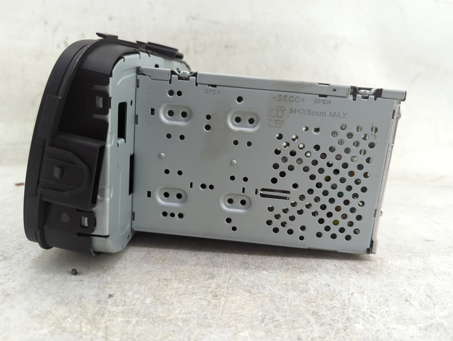 2015-2016 Kia Soul Radio AM FM Cd Player Receiver Replacement P/N:96180-B2200CA AMBA1B2AN, TQ8-AMBA1B2AN Fits Fits 2015 2016