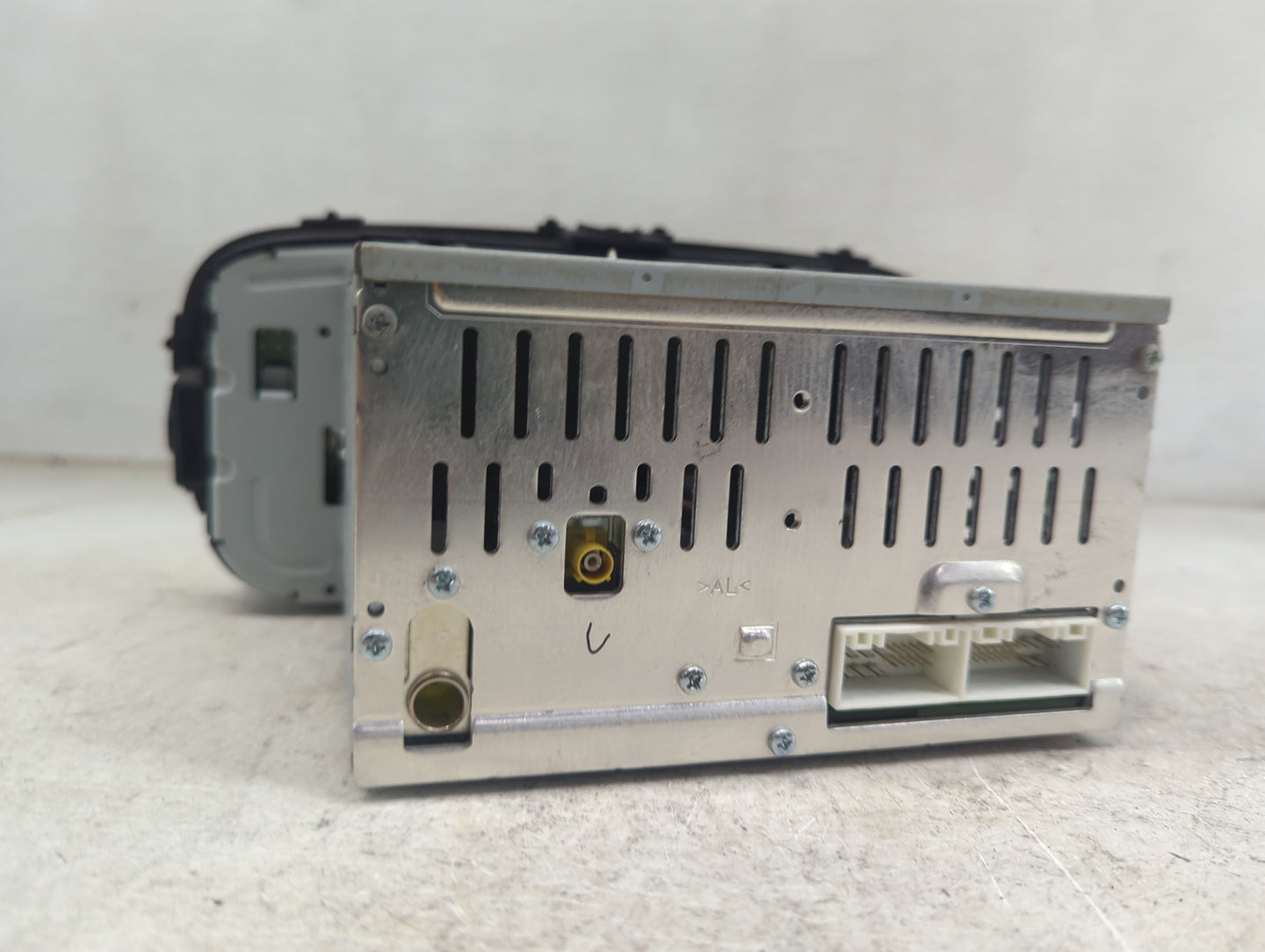 2014-2016 Kia Soul Radio AM FM Cd Player Receiver Replacement P/N:96170-B2090CA AM1A0B2AN Fits Fits 2014 2015 2016 OEM Used 