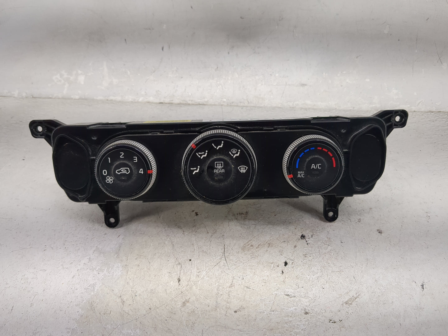2014-2016 Kia Soul Climate Control Module Temperature AC/Heater Replacement P/N:97250-B2AS1ASB 97250-B2XXX Fits OEM Used Aut