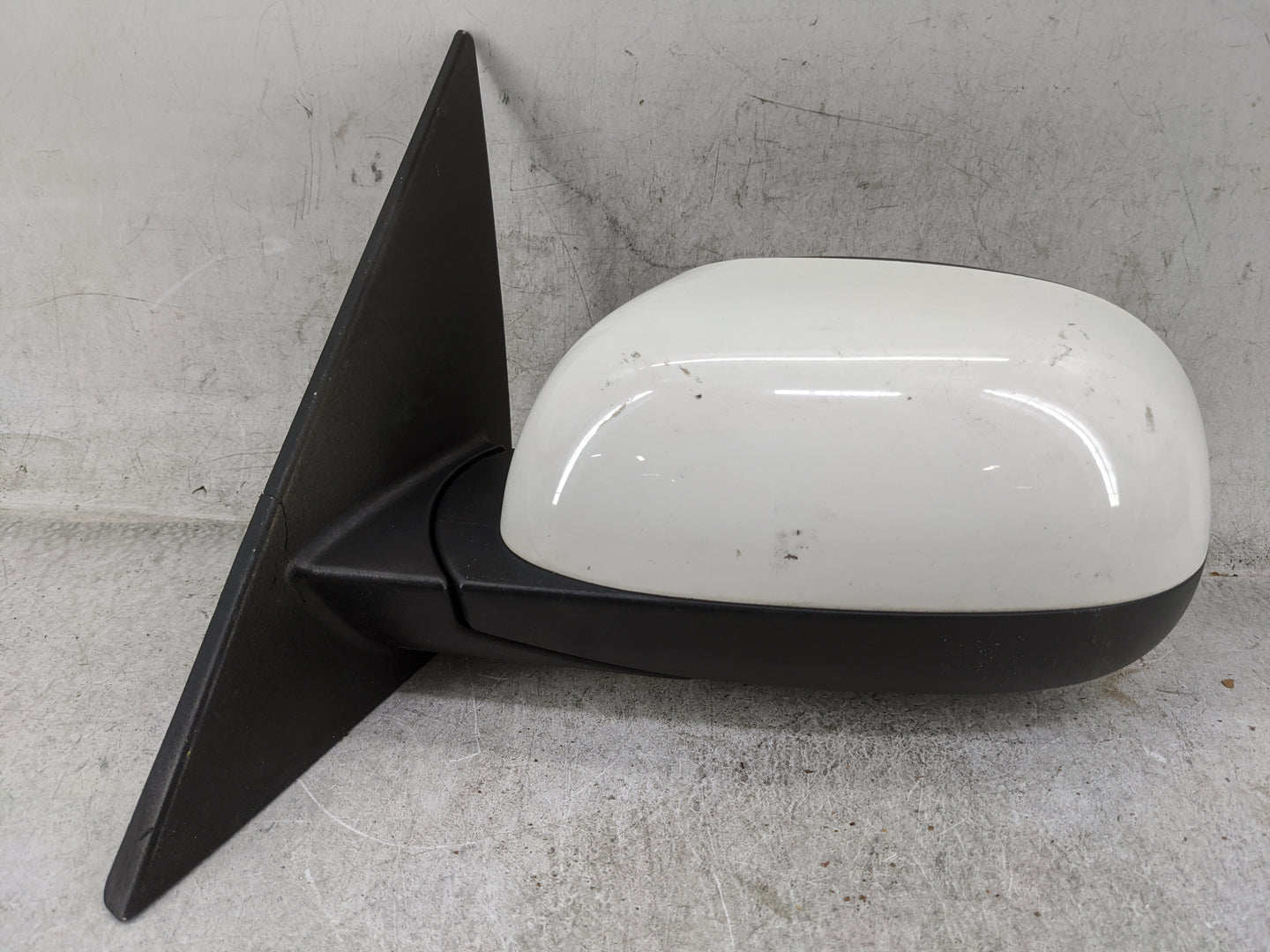 2014-2019 Kia Soul Driver Side View Mirror - Left Door Mirror OEM Used - Oemusedautoparts1.com