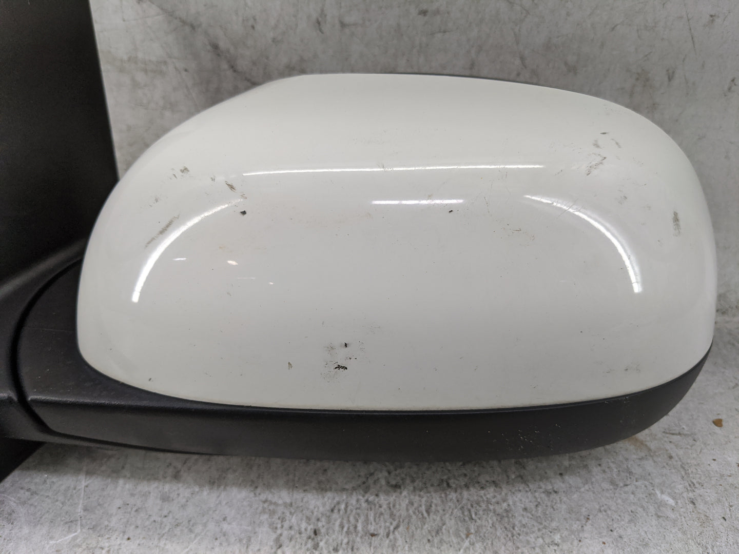 2014-2019 Kia Soul Driver Side View Mirror - Left Door Mirror OEM Used - Oemusedautoparts1.com
