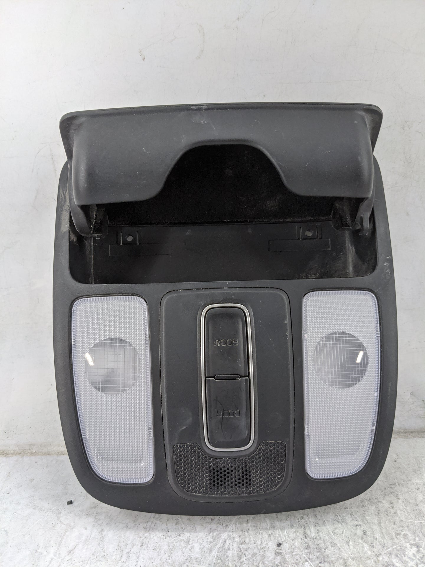 2014-2019 Kia Soul Overhead Roof Console 1478370 - Oemusedautoparts1.com