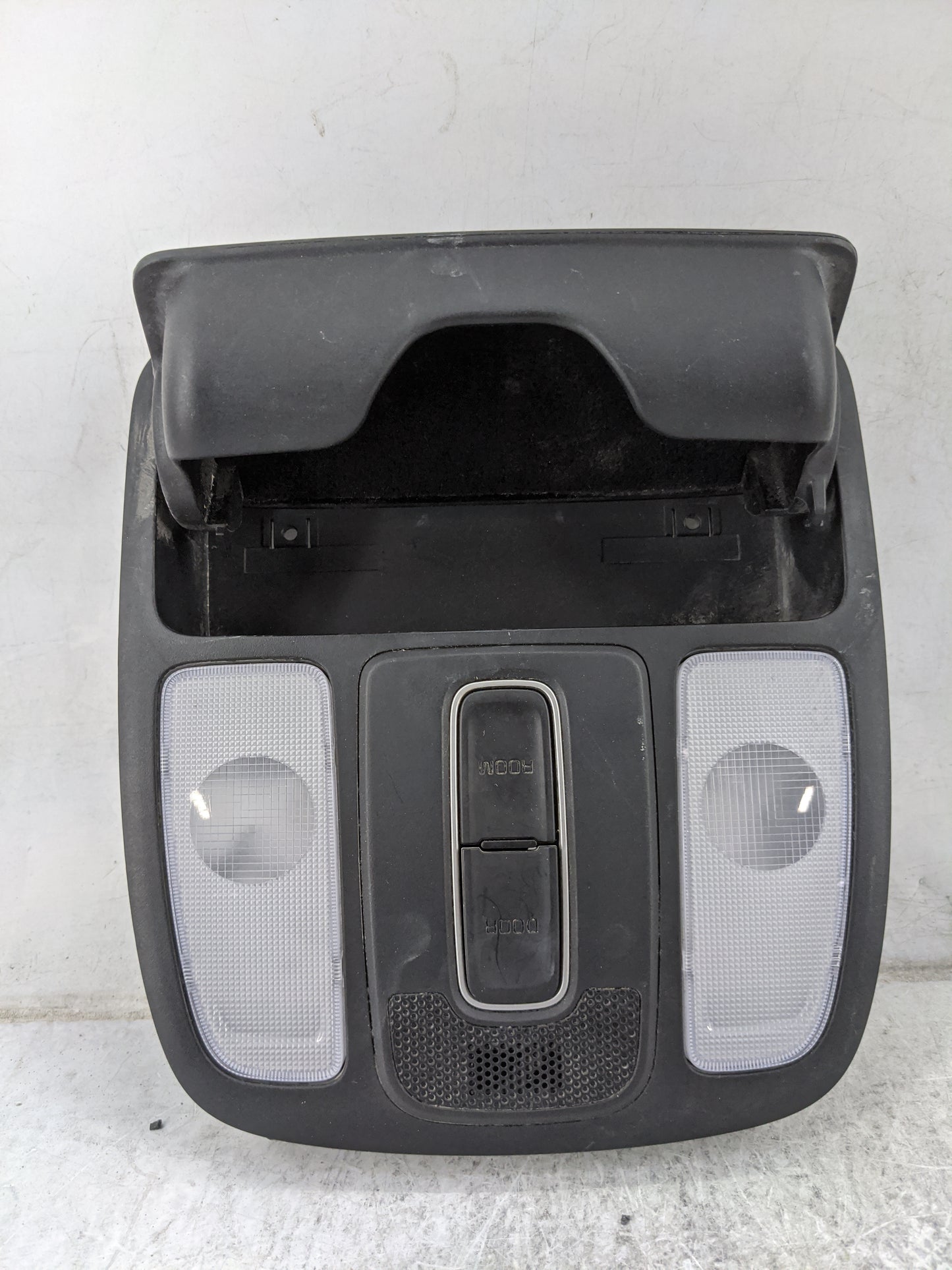 2014-2019 Kia Soul Overhead Roof Console 1478370 - Oemusedautoparts1.com