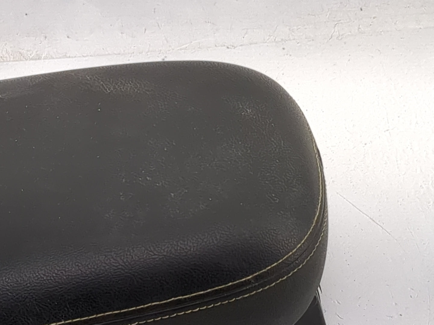 2016 Kia Soul Center Console Armrest Cover Lid Fits OEM Used Auto Parts - Oemusedautoparts1.com