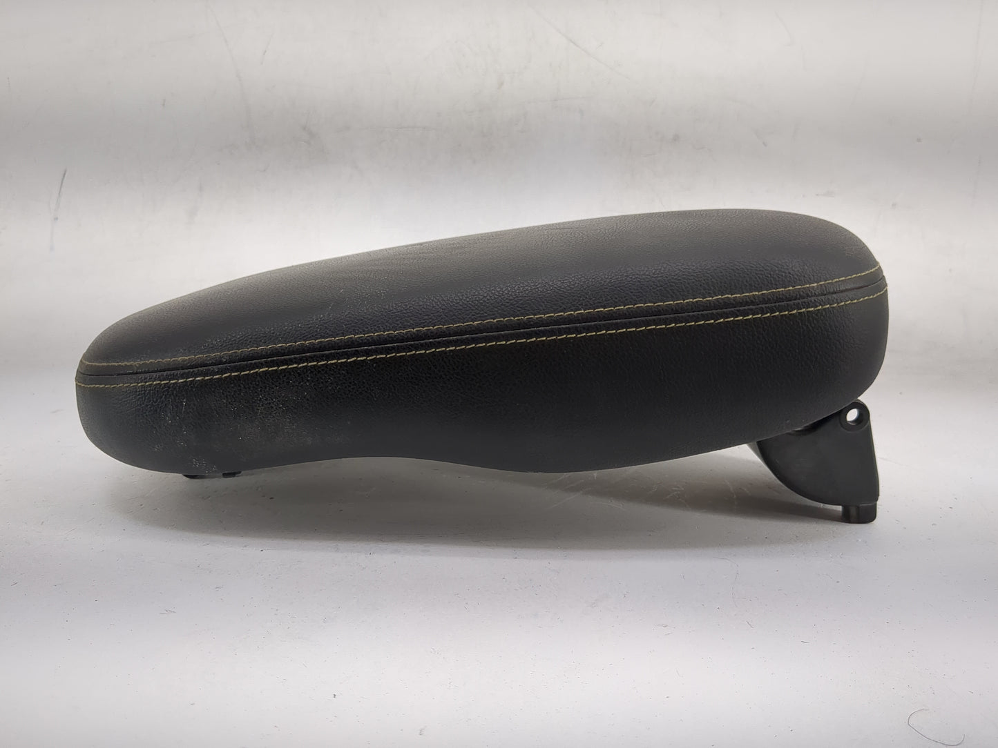 2016 Kia Soul Center Console Armrest Cover Lid Fits OEM Used Auto Parts - Oemusedautoparts1.com