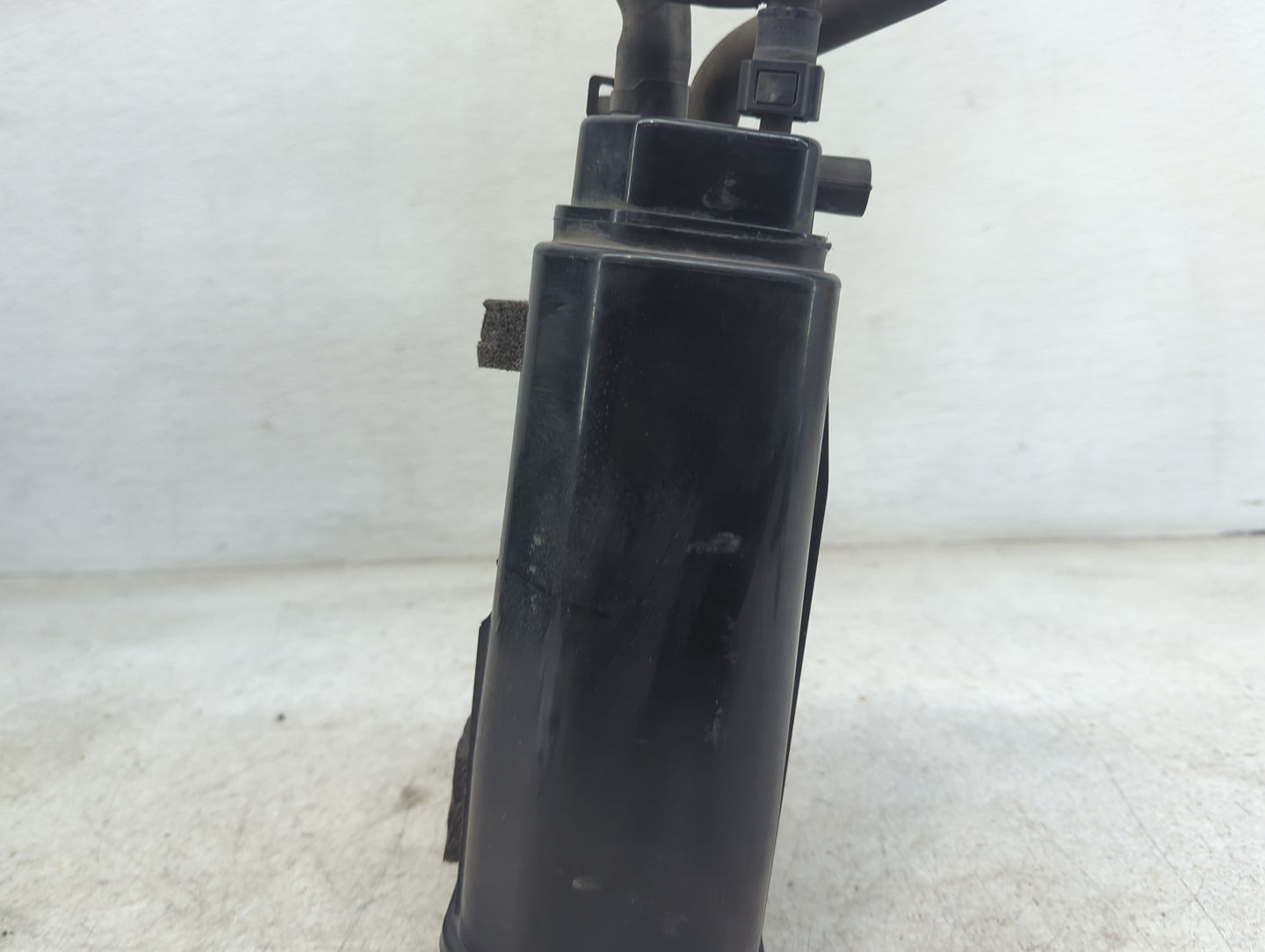 2016 Kia Soul Fuel Vapor Charcoal Canister 1481334 - Oemusedautoparts1.com