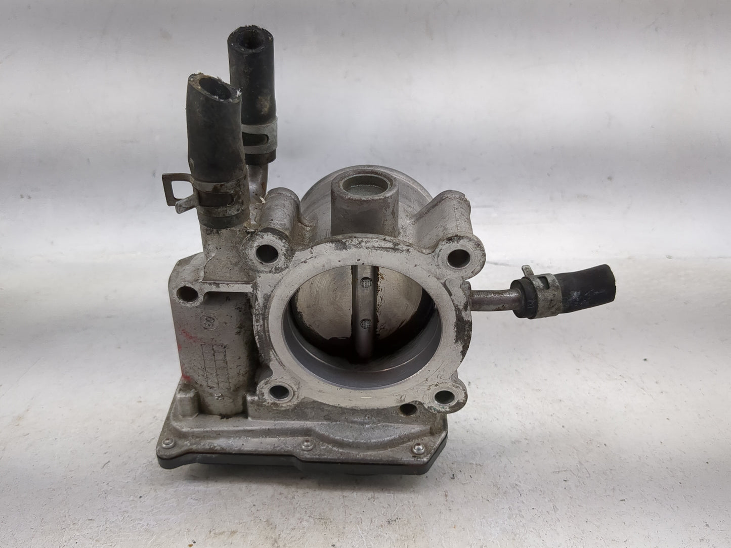 2012-2019 Kia Soul Throttle Body P/N:35100-2B300 5304 01B22 Fits Fits 2012 2013 2014 2015 2016 2017 2018 2019 OEM Used Auto 