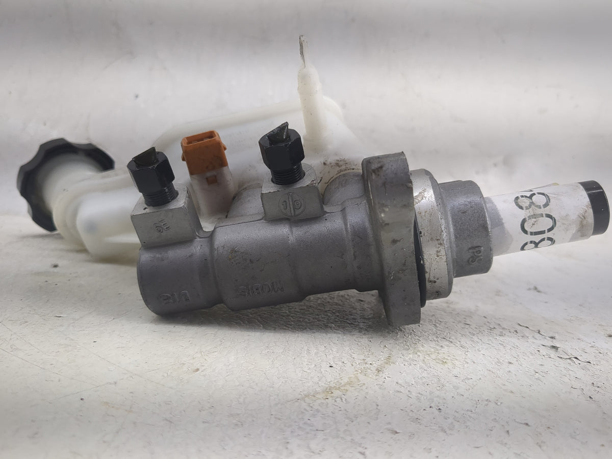 2014-2016 Kia Soul Brake Master Cylinder 1498084 - Oemusedautoparts1.com