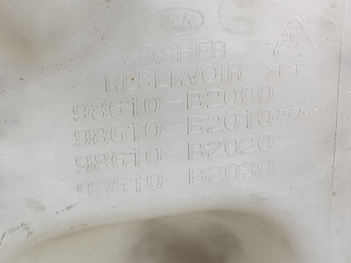 2014-2019 Kia Soul Windshield Washer Fluid Reservoir Bottle 1515467 - Oemusedautoparts1.com