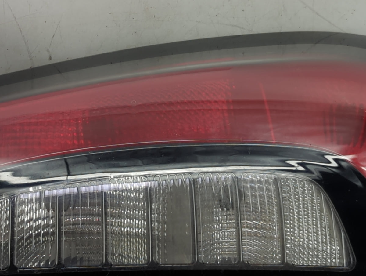 2014-2019 Kia Soul Tail Light Assembly Passenger Right OEM P/N:92402-B2 Fits Fits 2014 2015 2016 2017 2018 2019 OEM Used Aut