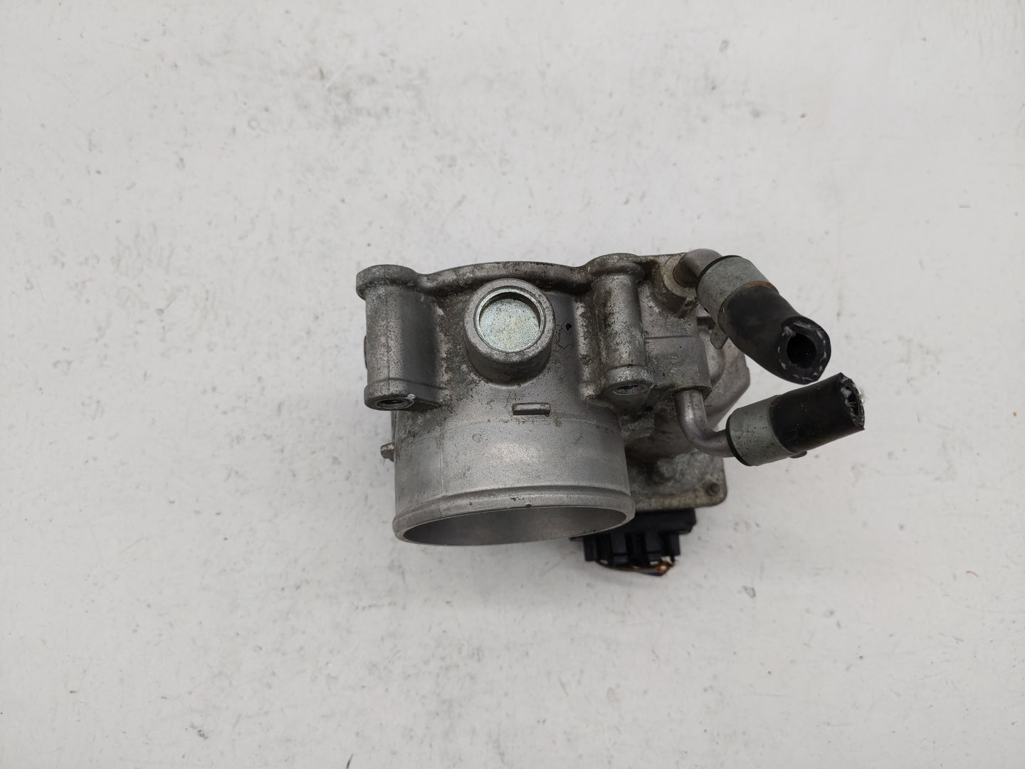 2014-2019 Kia Soul Throttle Body P/N:35100-2E000 Fits Fits 2011 2012 2013 2014 2015 2016 2017 2018 2019 OEM Used Auto Parts 