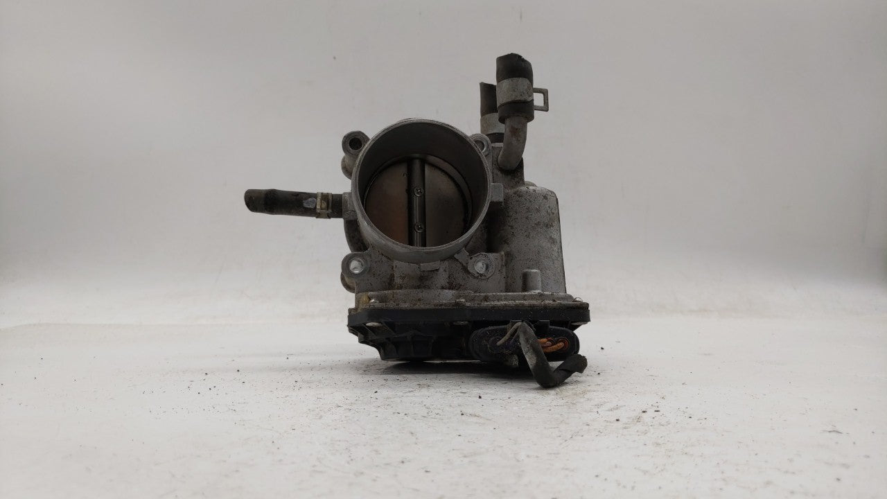 2012-2019 Kia Soul Throttle Body P/N:35100-2B300 Fits Fits 2012 2013 2014 2015 2016 2017 2018 2019 OEM Used Auto Parts - Oem