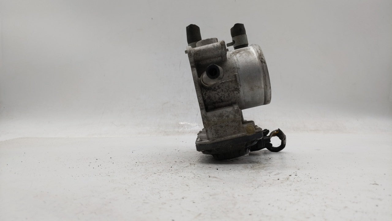 2012-2019 Kia Soul Throttle Body P/N:35100-2B300 Fits Fits 2012 2013 2014 2015 2016 2017 2018 2019 OEM Used Auto Parts - Oem