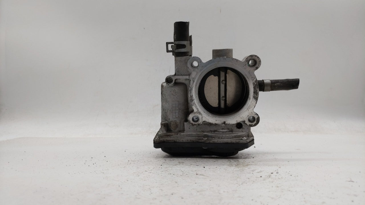 2012-2019 Kia Soul Throttle Body P/N:35100-2B300 Fits Fits 2012 2013 2014 2015 2016 2017 2018 2019 OEM Used Auto Parts - Oem