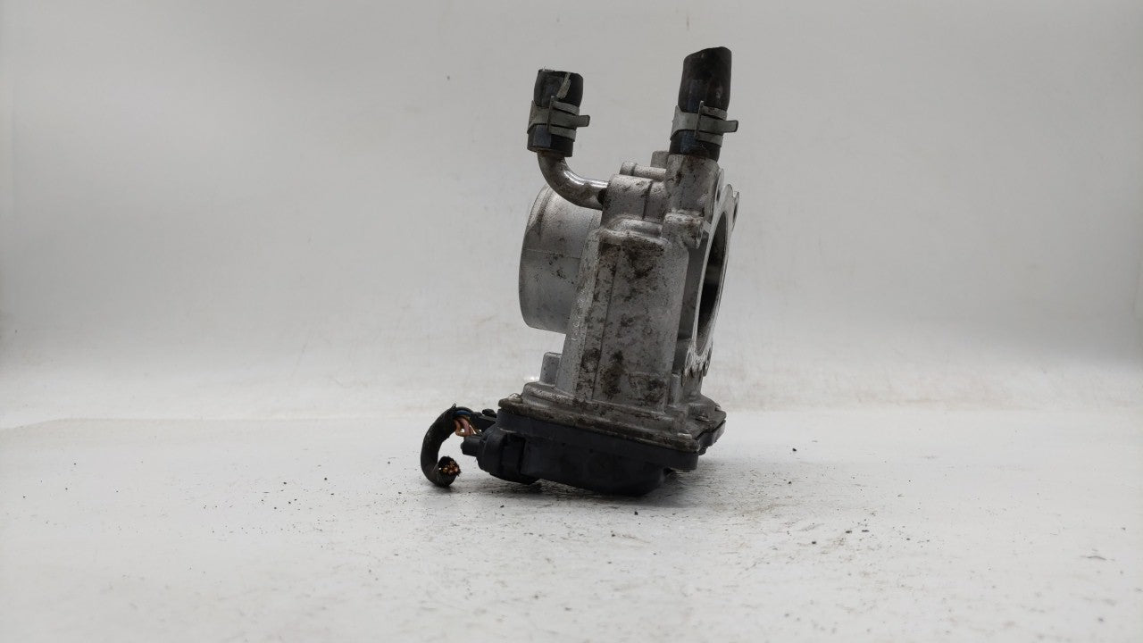 2012-2019 Kia Soul Throttle Body P/N:35100-2B300 Fits Fits 2012 2013 2014 2015 2016 2017 2018 2019 OEM Used Auto Parts - Oem