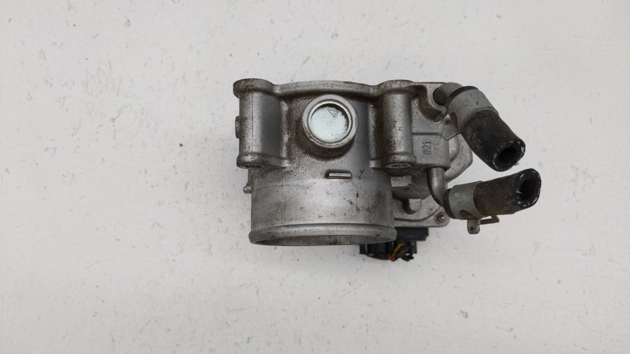 2014-2019 Kia Soul Throttle Body P/N:35100-2E000 Fits Fits 2011 2012 2013 2014 2015 2016 2017 2018 2019 OEM Used Auto Parts 