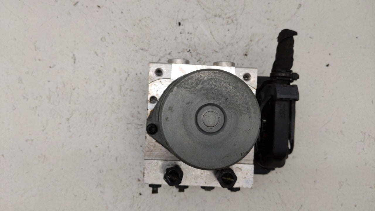 2016 Kia Soul ABS Pump Control Module Replacement P/N:58900-B2720 58920-B2720 Fits OEM Used Auto Parts - Oemusedautoparts1.c