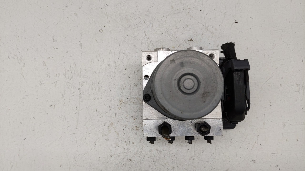 2016 Kia Soul ABS Pump Control Module Replacement P/N:58900-B2720 58920-B2720 Fits OEM Used Auto Parts - Oemusedautoparts1.c