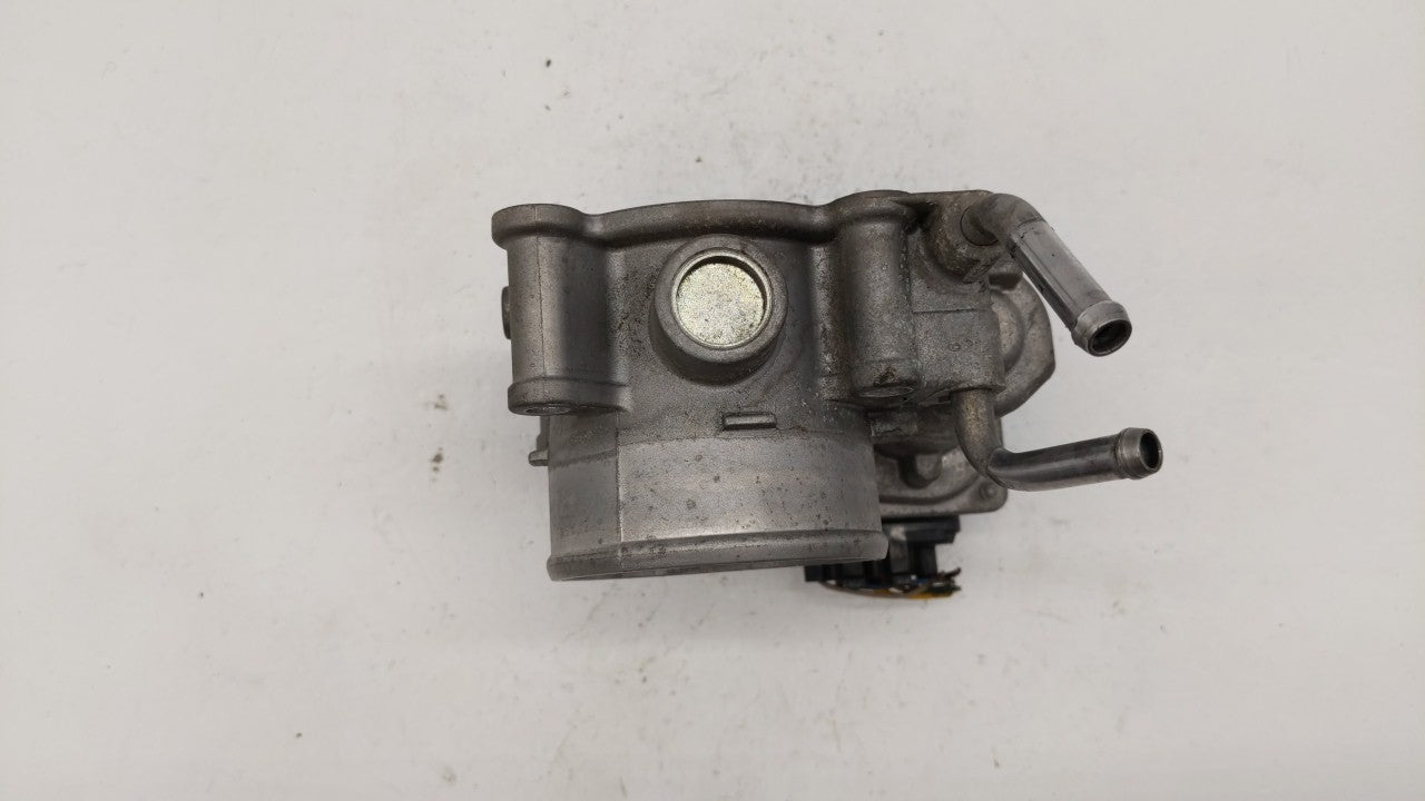 2014-2019 Kia Soul Throttle Body P/N:35100-2E000 Fits Fits 2011 2012 2013 2014 2015 2016 2017 2018 2019 OEM Used Auto Parts 